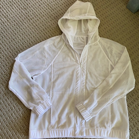 Lululemon Mesh On Mesh Jacket - Picture 5 of 9